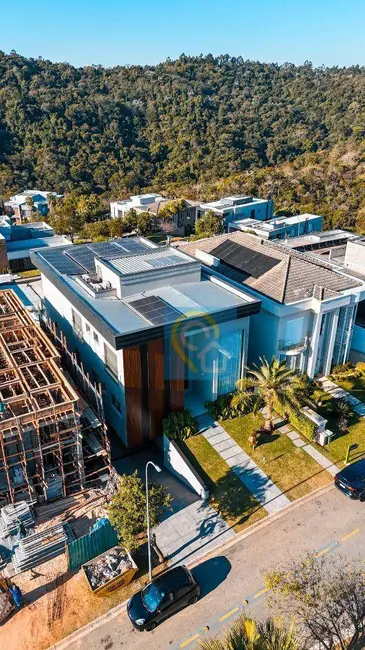 Foto 3 de Casa de Condomínio com 3 quartos à venda, 490m2 em Santana De Parnaiba - SP