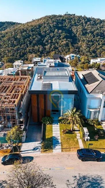 Foto 2 de Casa de Condomínio com 3 quartos à venda, 490m2 em Santana De Parnaiba - SP