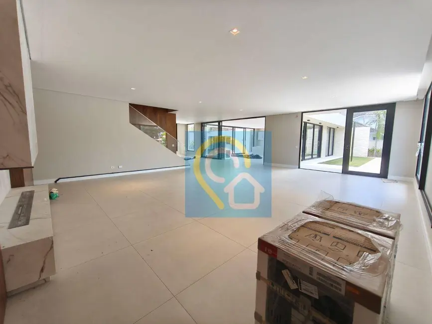 Casa de Condomínio com 5 quartos à venda, 1280m2 em Santana De Parnaiba - SP - imagem 8 Foto 8 de Casa de Condomínio com 5 quartos à venda, 1280m2 em Santana De Parnaiba - SP