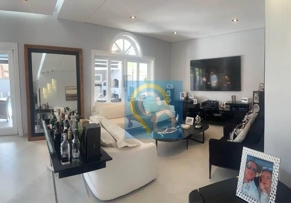 Casa de Condomínio com 3 quartos à venda, 367m2 em Santana De Parnaiba - SP - imagem 2 Foto 2 de Casa de Condomínio com 3 quartos à venda, 367m2 em Santana De Parnaiba - SP