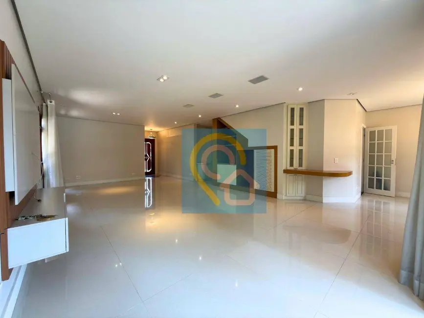 Foto 4 de Casa de Condomínio com 3 quartos à venda, 490m2 em Santana De Parnaiba - SP