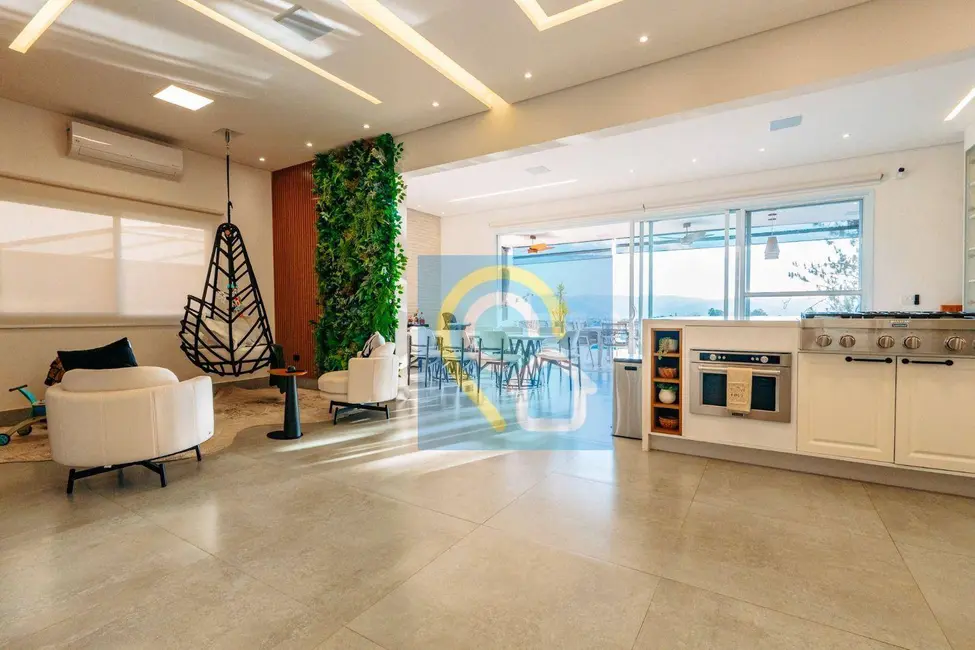 Casa de Condomínio com 4 quartos à venda, 360m2 em Santana De Parnaiba - SP - imagem 5 Foto 5 de Casa de Condomínio com 4 quartos à venda, 360m2 em Santana De Parnaiba - SP