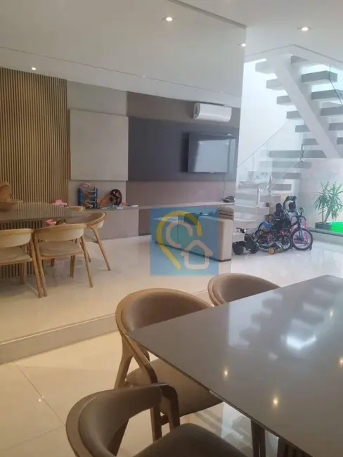 Foto 2 de Casa com 3 quartos à venda, 125m2 em Vila do Conde, Barueri - SP