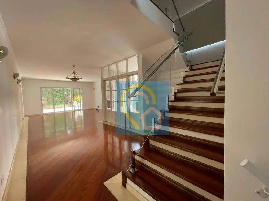 Foto 2 de Casa de Condomínio com 3 quartos à venda e para alugar, 360m2 em Santana De Parnaiba - SP