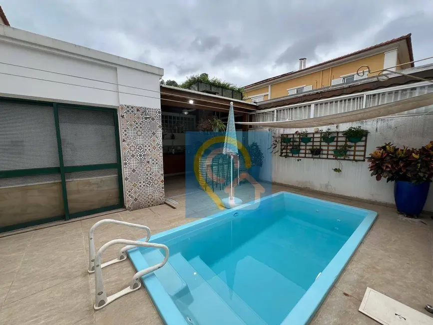 Foto 1 de Casa de Condomínio com 3 quartos à venda, 180m2 em Santana De Parnaiba - SP