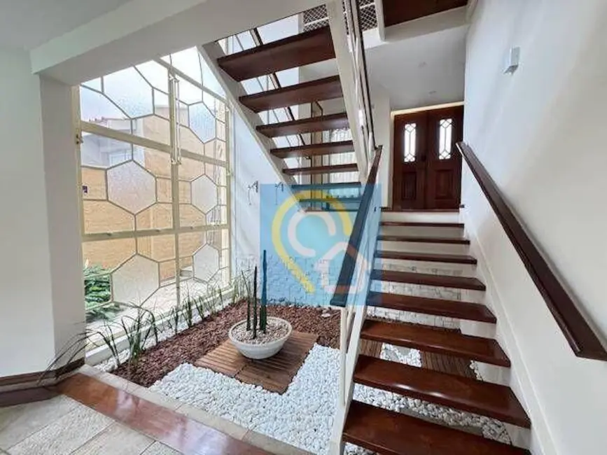 Foto 2 de Casa de Condomínio com 4 quartos para alugar, 360m2 em Santana De Parnaiba - SP