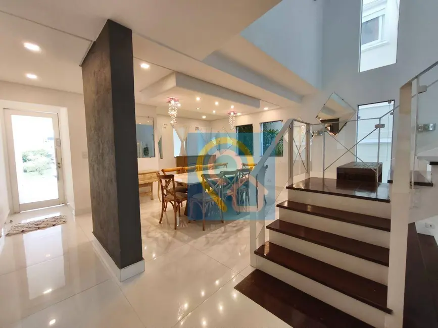 Casa de Condomínio com 4 quartos para alugar, 360m2 em Santana De Parnaiba - SP - imagem 7 Foto 7 de Casa de Condomínio com 4 quartos para alugar, 360m2 em Santana De Parnaiba - SP