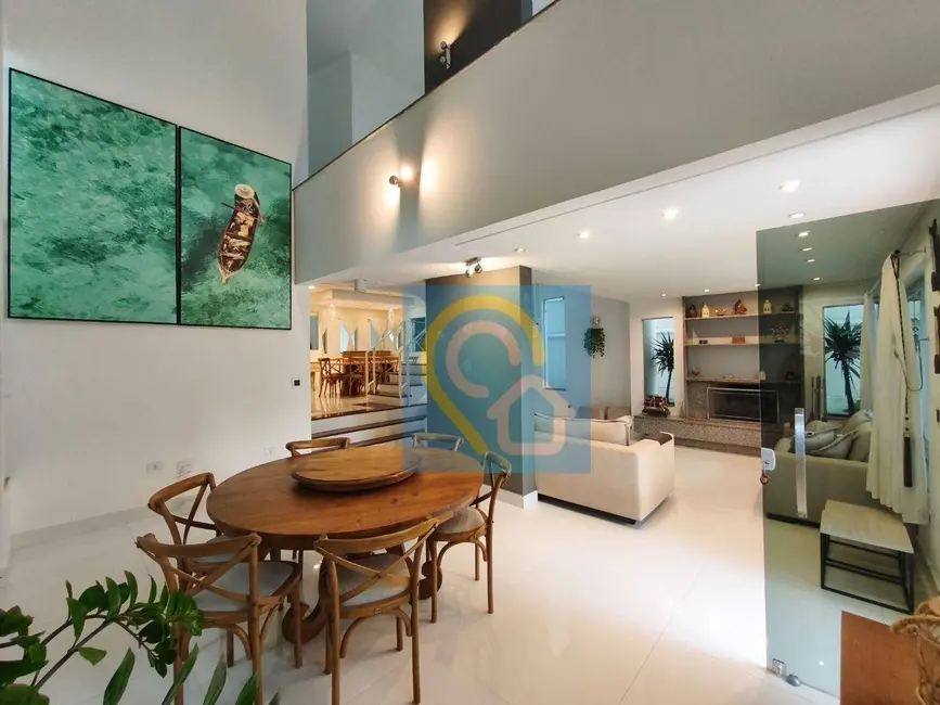 Casa de Condomínio com 4 quartos para alugar, 360m2 em Santana De Parnaiba - SP - imagem 8 Foto 8 de Casa de Condomínio com 4 quartos para alugar, 360m2 em Santana De Parnaiba - SP