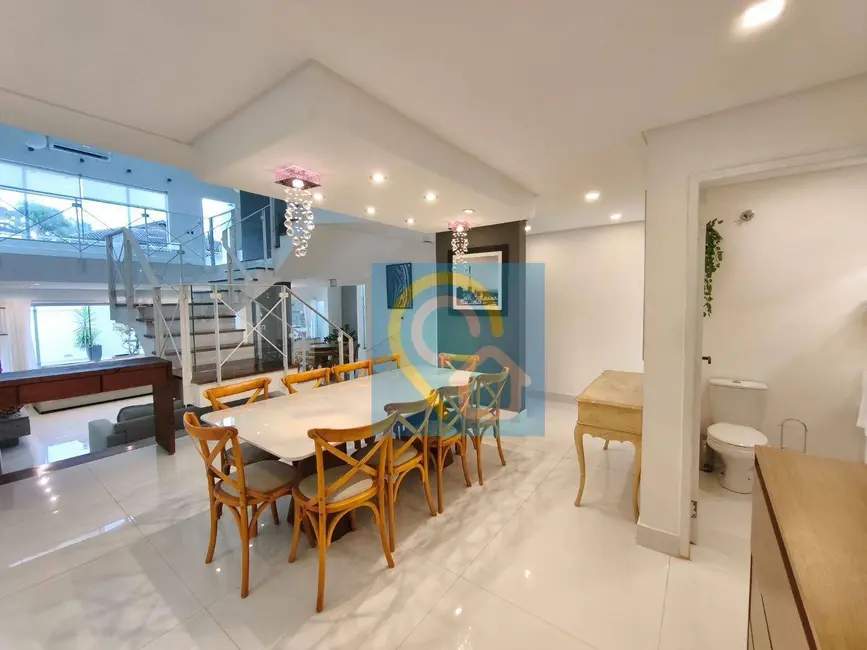 Casa de Condomínio com 4 quartos para alugar, 360m2 em Santana De Parnaiba - SP - imagem 5 Foto 5 de Casa de Condomínio com 4 quartos para alugar, 360m2 em Santana De Parnaiba - SP