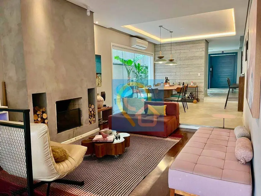 Foto 2 de Casa de Condomínio com 3 quartos à venda, 360m2 em Santana De Parnaiba - SP
