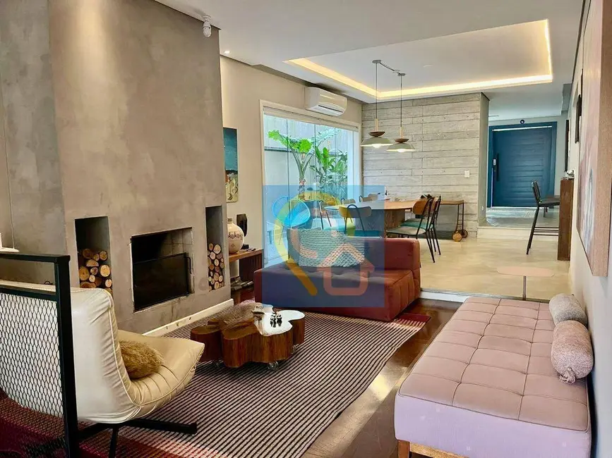 Casa de Condomínio com 3 quartos à venda, 360m2 em Santana De Parnaiba - SP - imagem 3 Foto 3 de Casa de Condomínio com 3 quartos à venda, 360m2 em Santana De Parnaiba - SP