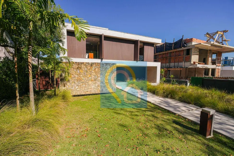 Foto 3 de Casa de Condomínio com 5 quartos à venda, 1000m2 em Santana De Parnaiba - SP