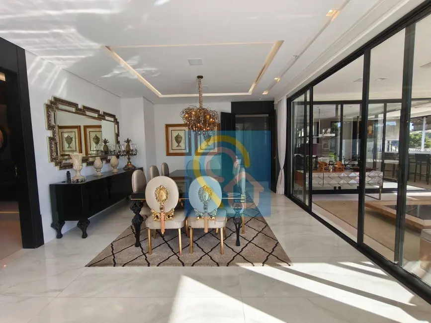 Foto 9 de Casa de Condomínio com 4 quartos à venda e para alugar, 700m2 em Santana De Parnaiba - SP