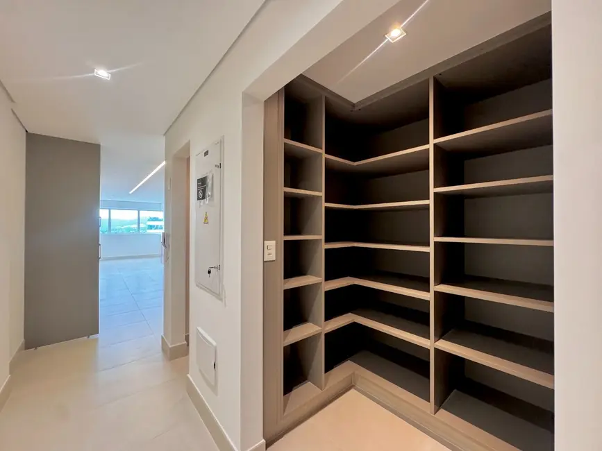 Apartamento com 4 quartos à venda e para alugar, 365m2 em Alphaville Empresarial, Barueri - SP - imagem 9 Foto 9 de Apartamento com 4 quartos à venda e para alugar, 365m2 em Alphaville Empresarial, Barueri - SP
