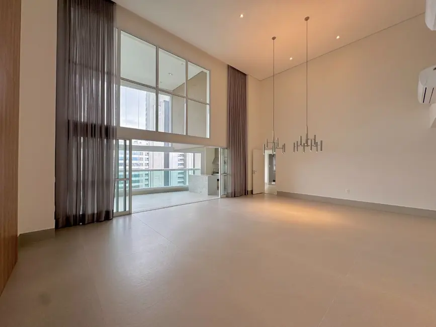 Apartamento com 4 quartos à venda e para alugar, 365m2 em Alphaville Empresarial, Barueri - SP - imagem 3 Foto 3 de Apartamento com 4 quartos à venda e para alugar, 365m2 em Alphaville Empresarial, Barueri - SP
