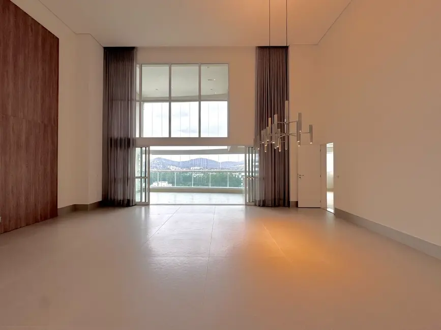 Apartamento com 4 quartos à venda e para alugar, 365m2 em Alphaville Empresarial, Barueri - SP - imagem 1 Foto 1 de Apartamento com 4 quartos à venda e para alugar, 365m2 em Alphaville Empresarial, Barueri - SP