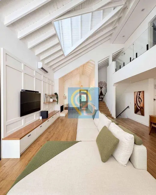 Foto 3 de Casa de Condomínio com 4 quartos à venda, 350m2 em Santana De Parnaiba - SP