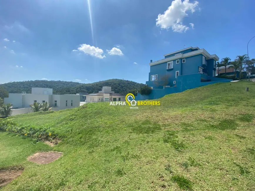 Foto 1 de Terreno / Lote à venda, 690m2 em Santana De Parnaiba - SP