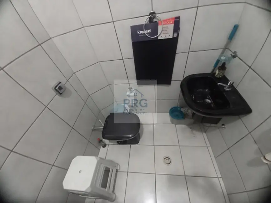 Casa com 3 quartos à venda, 208m2 em Jardim Saporito, Taboao Da Serra - SP - imagem 3 Foto 3 de Casa com 3 quartos à venda, 208m2 em Jardim Saporito, Taboao Da Serra - SP