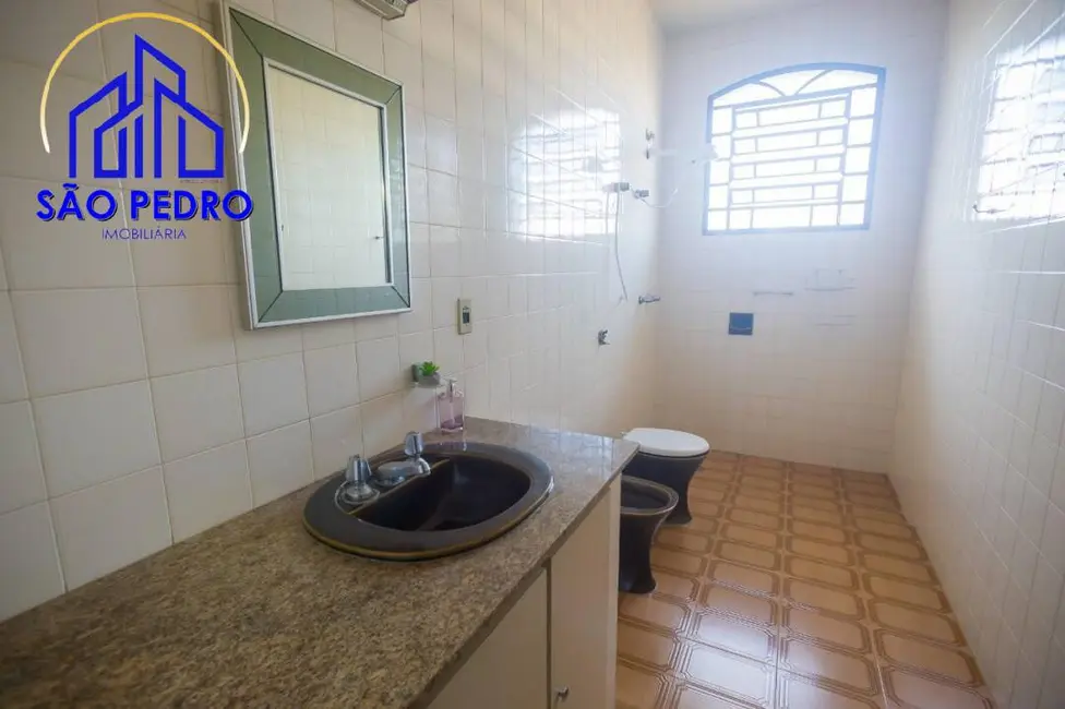 Casa com 4 quartos à venda, 360m2 em Centro, Piracicaba - SP - imagem 8 Foto 8 de Casa com 4 quartos à venda, 360m2 em Centro, Piracicaba - SP