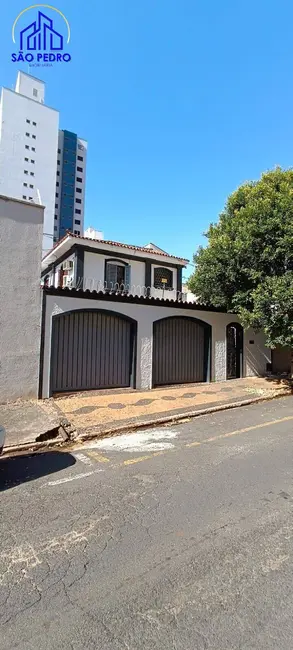 Casa com 4 quartos à venda, 360m2 em Centro, Piracicaba - SP - imagem 1 Foto 1 de Casa com 4 quartos à venda, 360m2 em Centro, Piracicaba - SP
