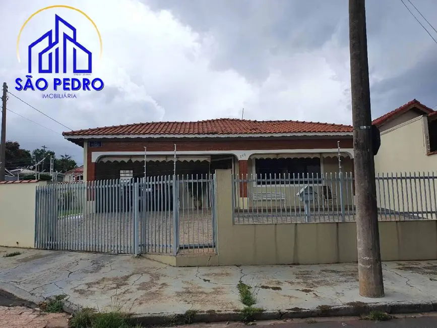 Foto 2 de Casa com 3 quartos à venda, 430m2 em Sao Pedro - SP