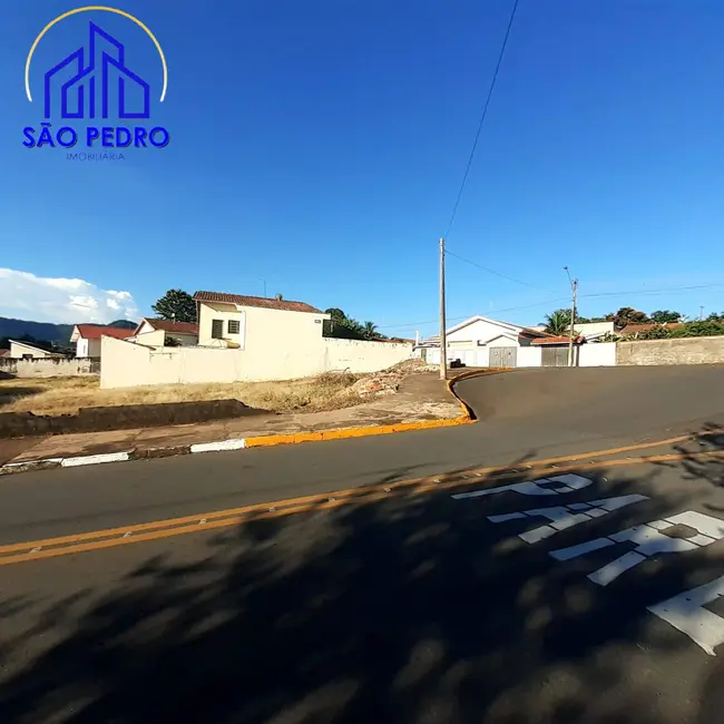 Foto 2 de Terreno / Lote à venda, 330m2 em Sao Pedro - SP