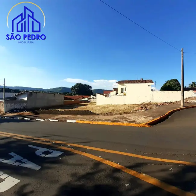 Foto 1 de Terreno / Lote à venda, 330m2 em Sao Pedro - SP
