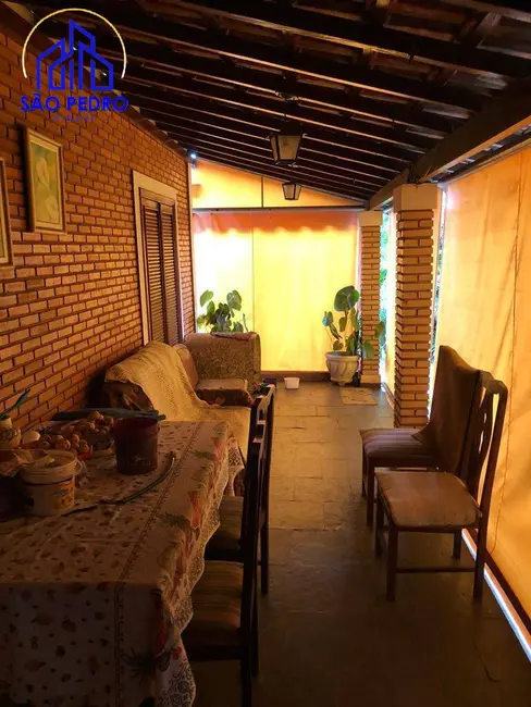 Foto 2 de Casa com 4 quartos à venda, 1000m2 em Sao Pedro - SP