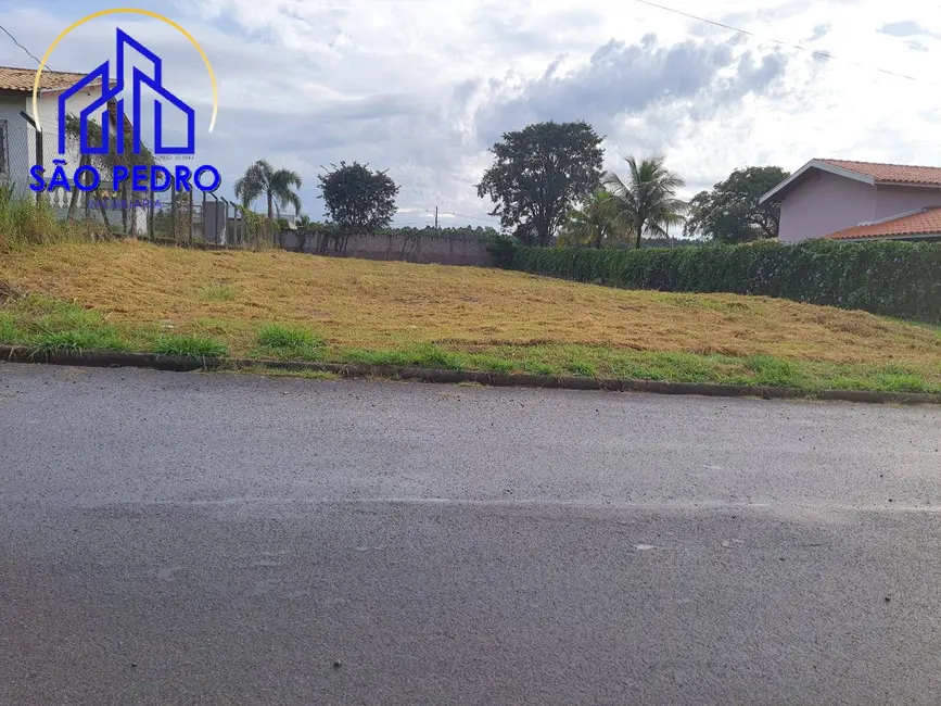 Foto 1 de Terreno / Lote à venda, 1000m2 em Sao Pedro - SP