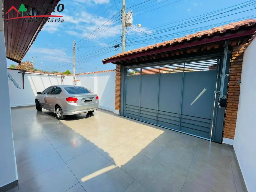 Foto 3 de Casa com 2 quartos à venda, 250m2 em Sao Pedro - SP