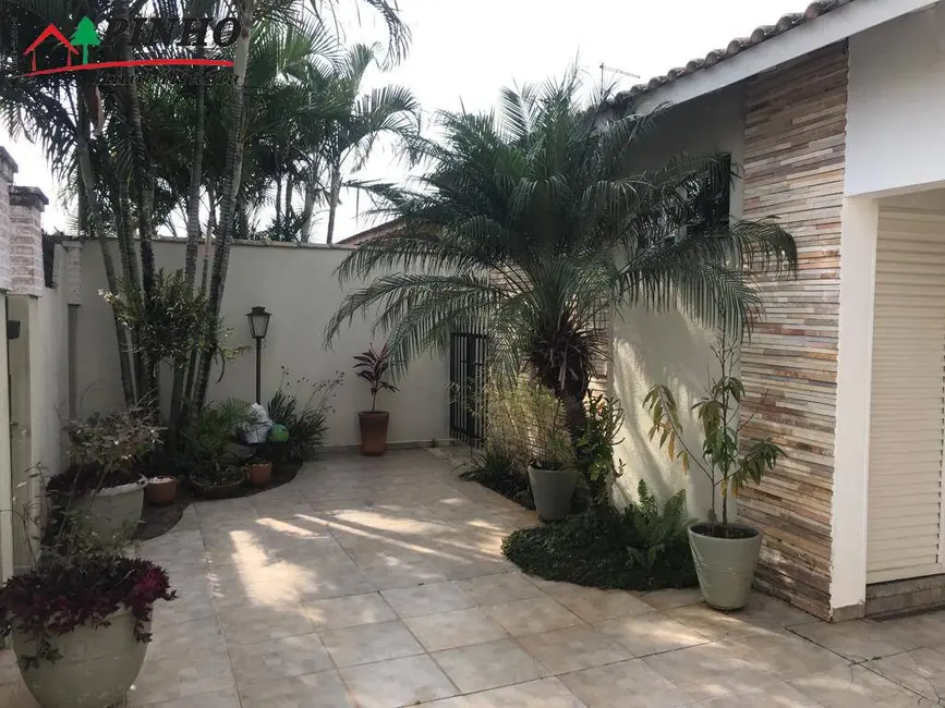 Foto 2 de Casa com 3 quartos à venda, 275m2 em Sao Pedro - SP