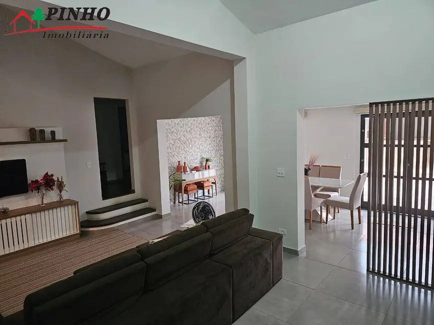 Foto 8 de Casa com 3 quartos à venda, 605m2 em Sao Pedro - SP
