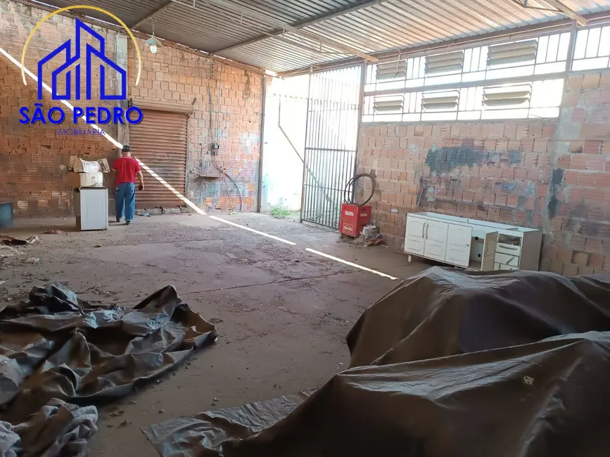 Foto 2 de Casa com 2 quartos à venda, 300m2 em Sao Pedro - SP