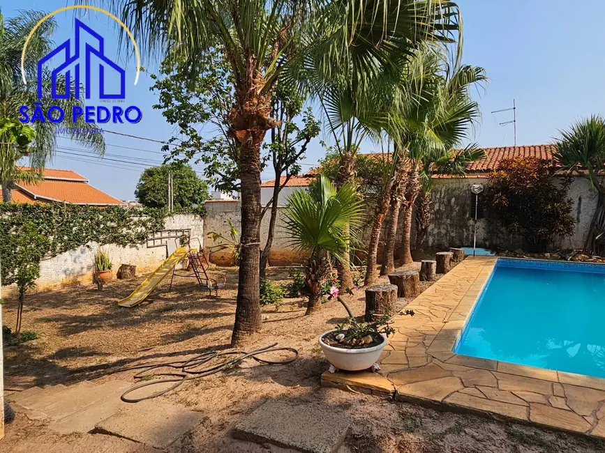 Foto 3 de Casa com 5 quartos à venda, 600m2 em Sao Pedro - SP