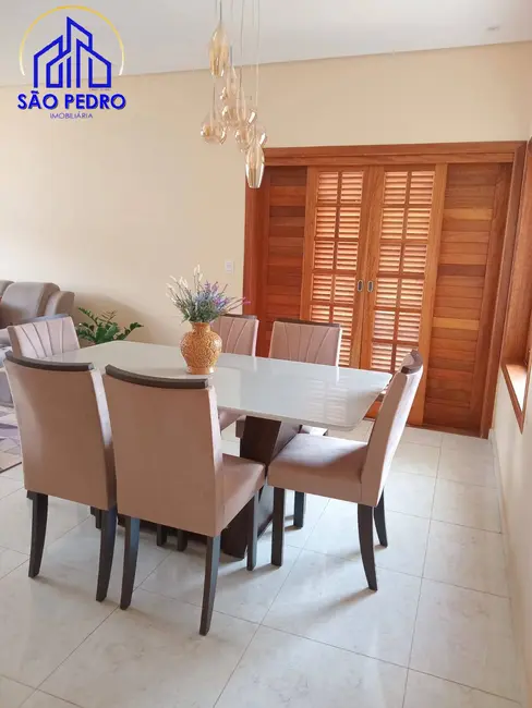 Foto 8 de Casa com 3 quartos à venda, 669m2 em Sao Pedro - SP