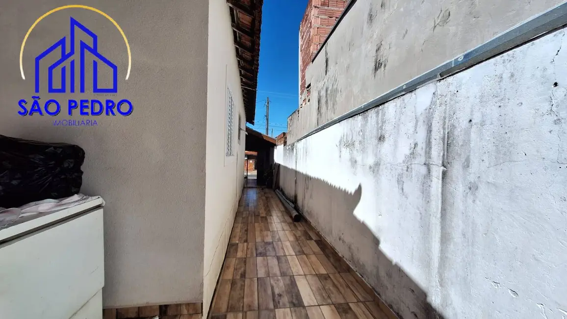 Foto 2 de Casa com 2 quartos à venda, 270m2 em Sao Pedro - SP