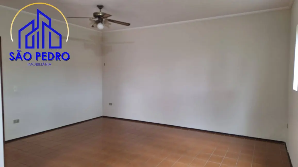 Foto 3 de Casa com 3 quartos à venda, 400m2 em Sao Pedro - SP