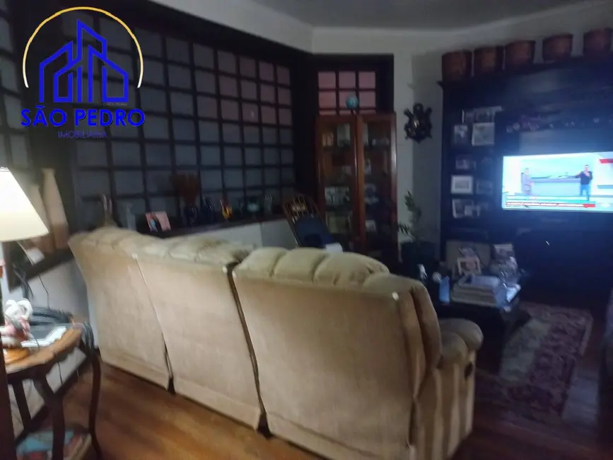 Foto 2 de Casa com 3 quartos à venda, 1000m2 em Sao Pedro - SP