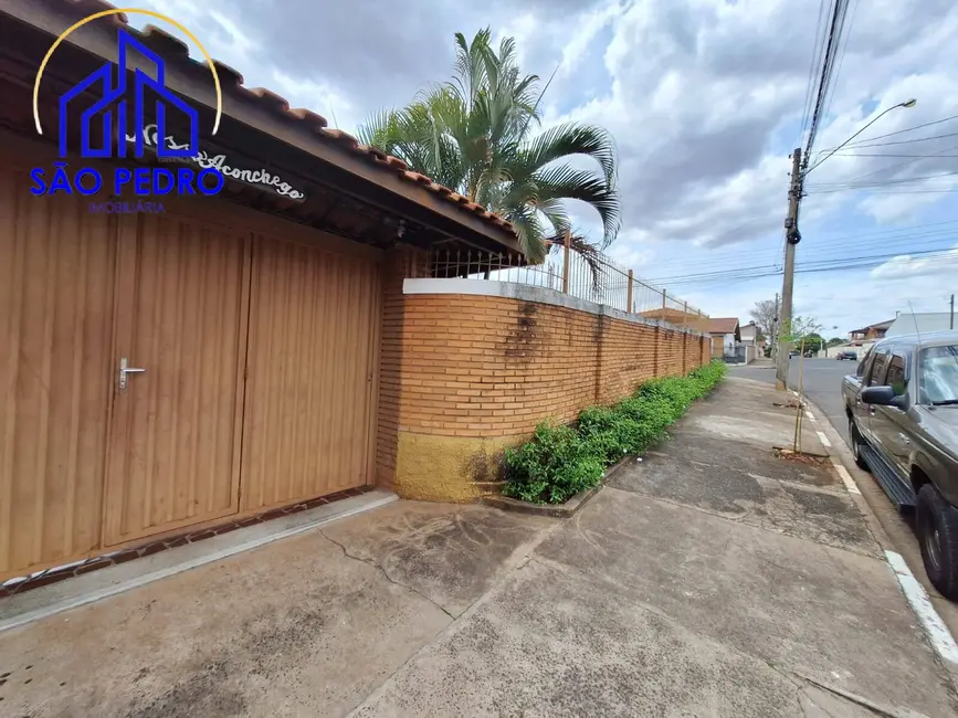 Foto 4 de Casa com 3 quartos à venda, 643m2 em Sao Pedro - SP