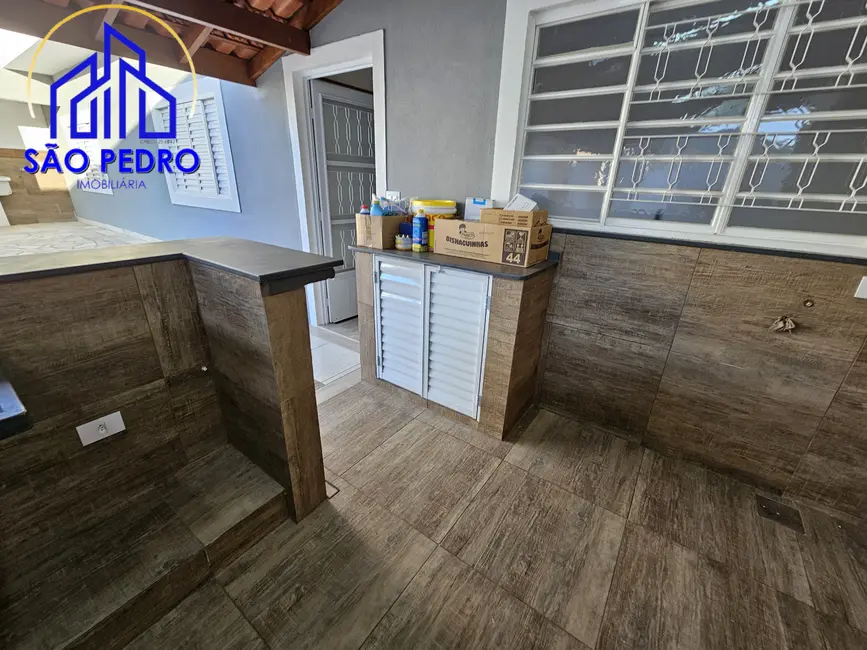 Foto 2 de Casa com 3 quartos à venda, 390m2 em Sao Pedro - SP
