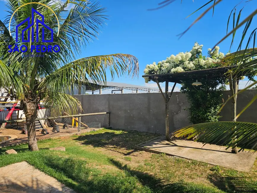 Foto 2 de Casa com 3 quartos à venda, 1000m2 em Sao Pedro - SP