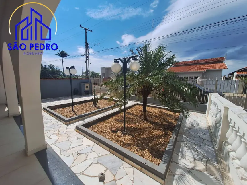 Foto 4 de Casa com 4 quartos à venda, 384m2 em Sao Pedro - SP