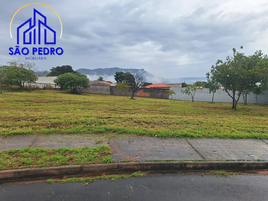 Foto 2 de Terreno / Lote à venda, 599m2 em Sao Pedro - SP