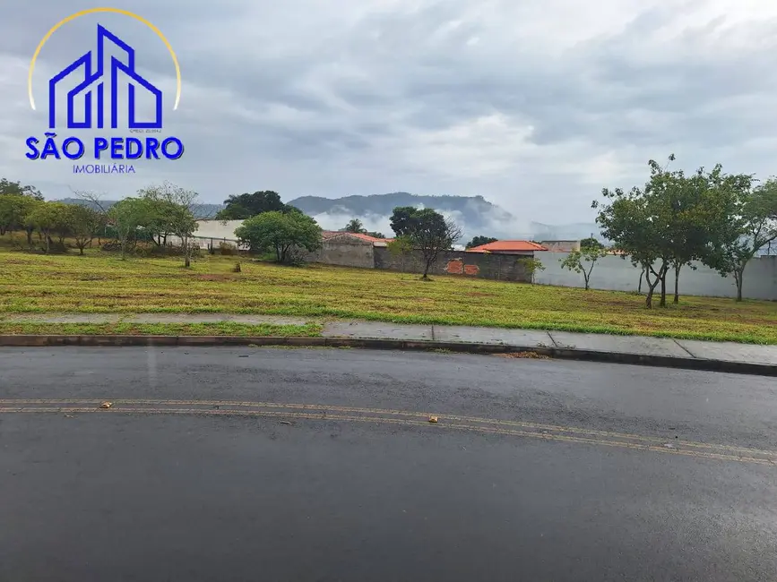 Foto 1 de Terreno / Lote à venda, 599m2 em Sao Pedro - SP