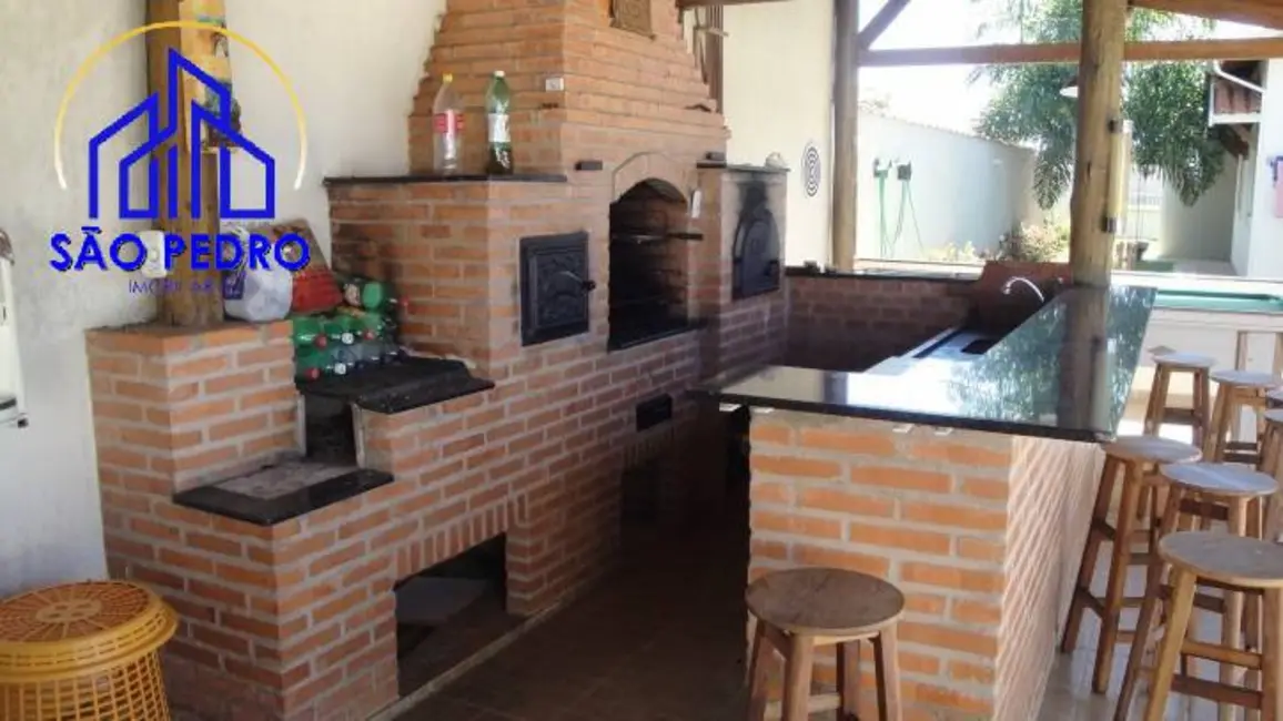 Foto 2 de Casa com 3 quartos à venda, 1000m2 em Sao Pedro - SP