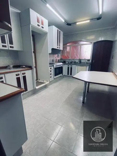 Foto 3 de Sobrado com 3 quartos à venda, 2700m2 em Chácaras Residenciais Santa Maria, Votorantim - SP