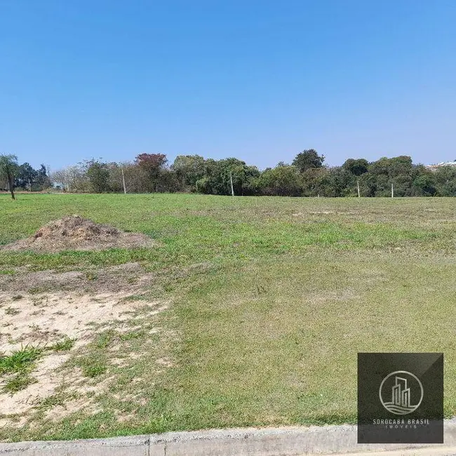 Foto 1 de Terreno / Lote à venda, 1000m2 em Aracoiaba Da Serra - SP