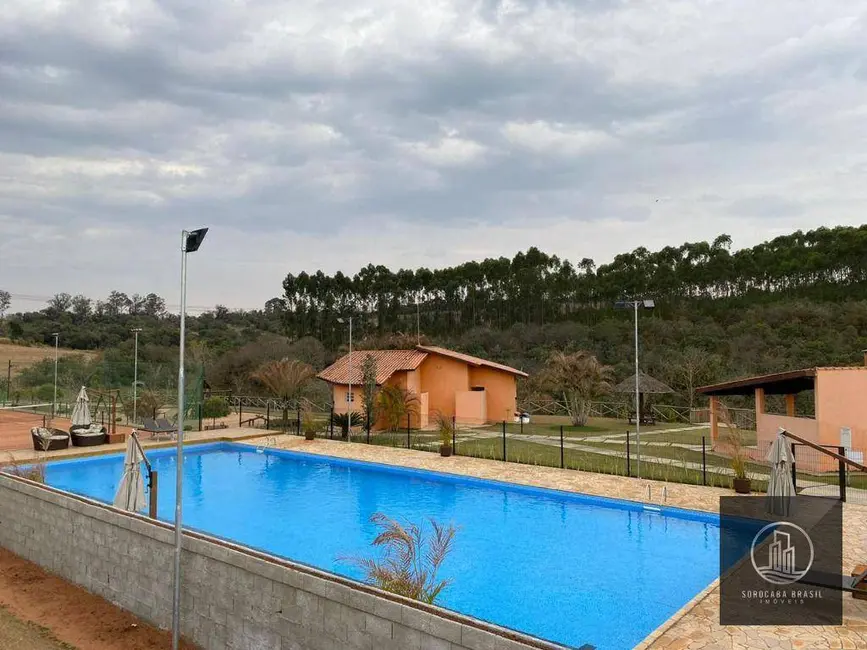 Foto 2 de Terreno / Lote à venda, 803m2 em Salto De Pirapora - SP