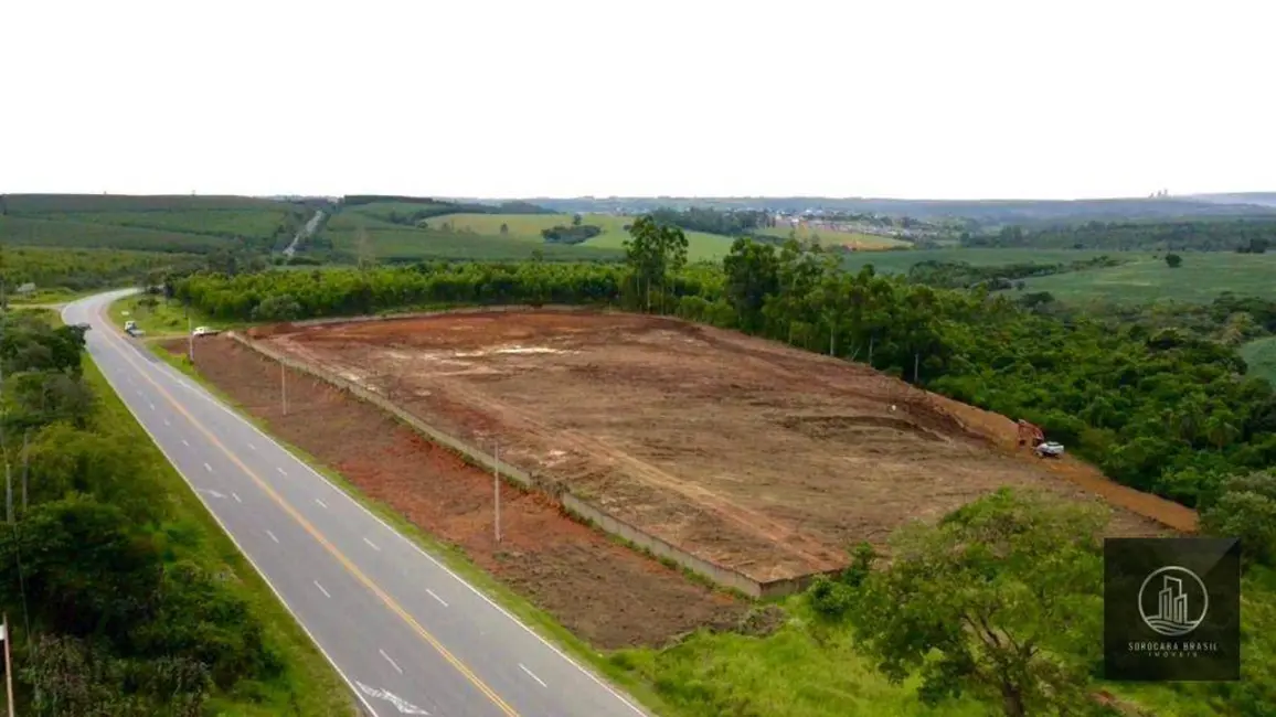 Foto 1 de Terreno / Lote à venda, 2000m2 em Salto De Pirapora - SP